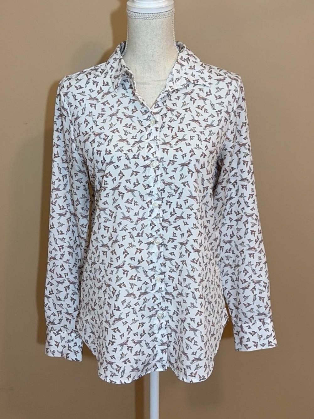 Ann Taylor Size 6 Bird Print Button-Down Long Sleeve Shirt FUN PRINT!